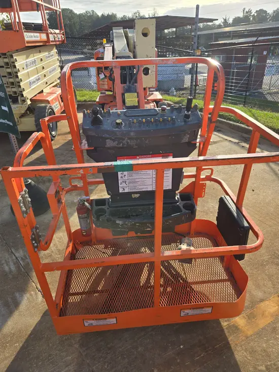 2015 JLG E400AJPN Articulating Boom Lift