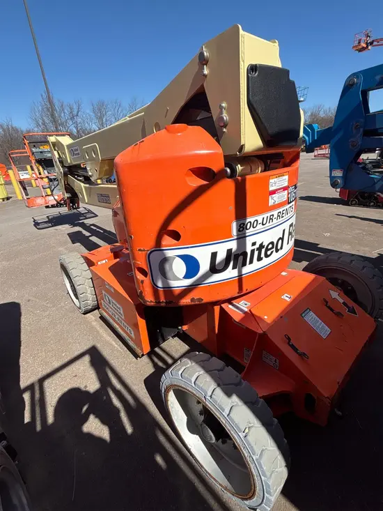 2017 JLG E450AJ Articulating Boom Lift