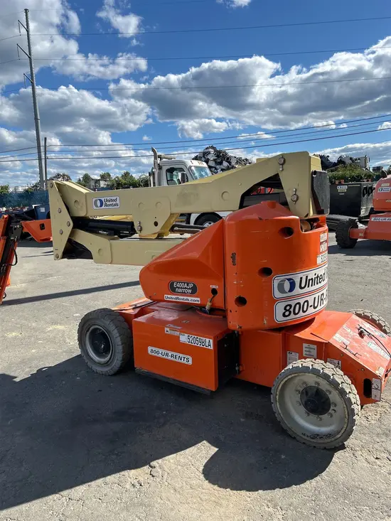 2017 JLG E400AJPN Articulating Boom Lift