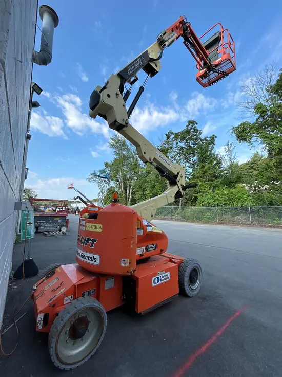 2017 JLG E400AJPN Articulating Boom Lift