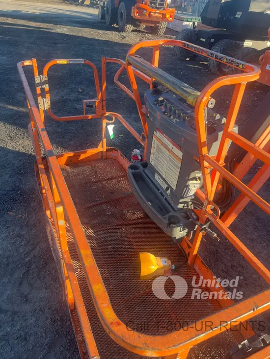 2017 JLG 800AJ Articulating Boom Lift
