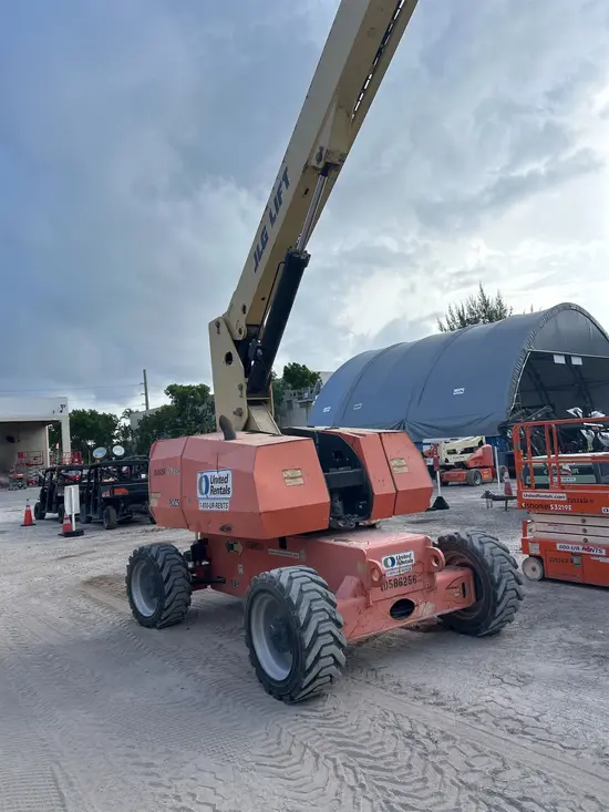 2017 JLG 800S Boom Lift