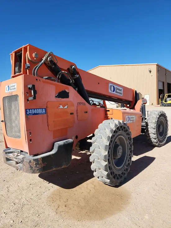 2016 SKYTRAK 8042 Forklift