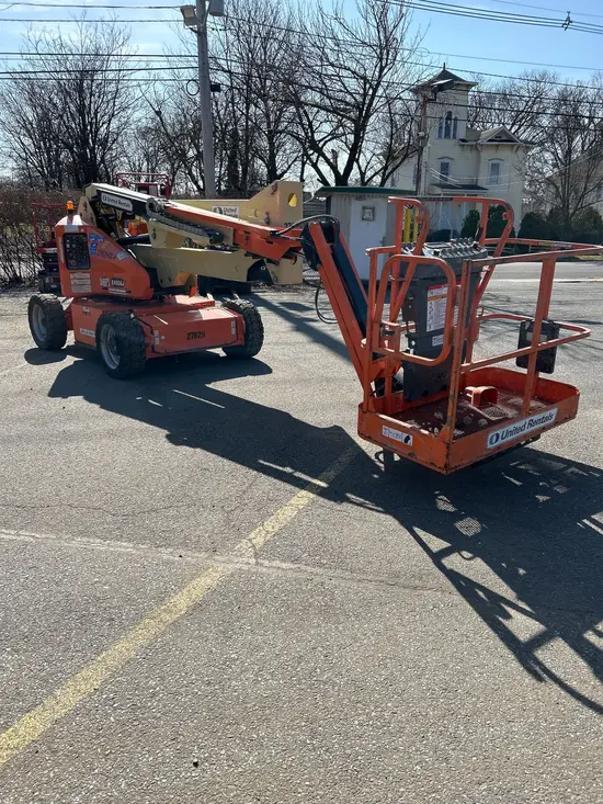 2016 JLG E450AJ Articulating Boom Lift