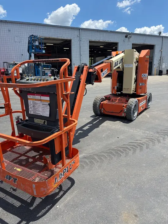 2015 JLG E300AJP Articulating Boom Lift