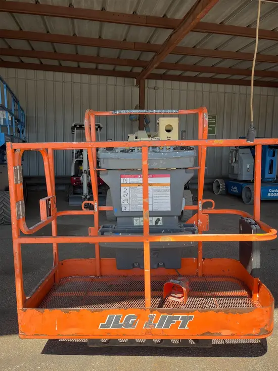 2016 JLG E450AJ Articulating Boom Lift