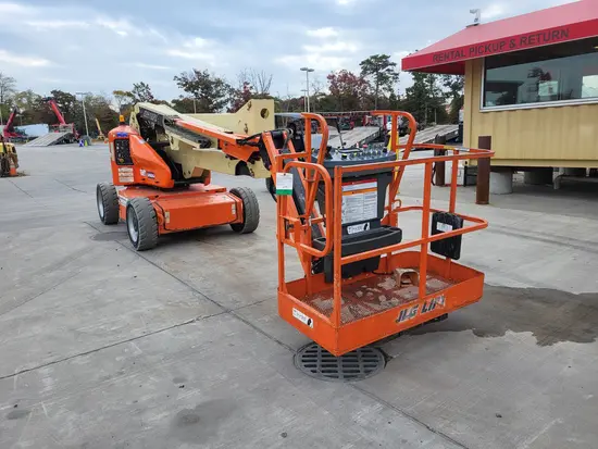 2016 JLG E450AJ Articulating Boom Lift