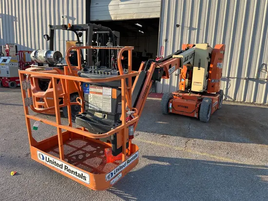 2016 JLG E300AJP Articulating Boom Lift