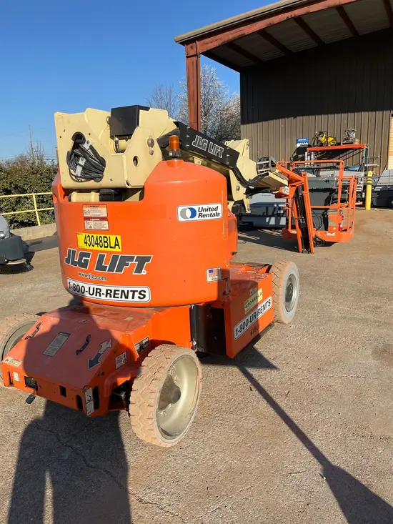 2017 JLG E400AJPN Articulating Boom Lift