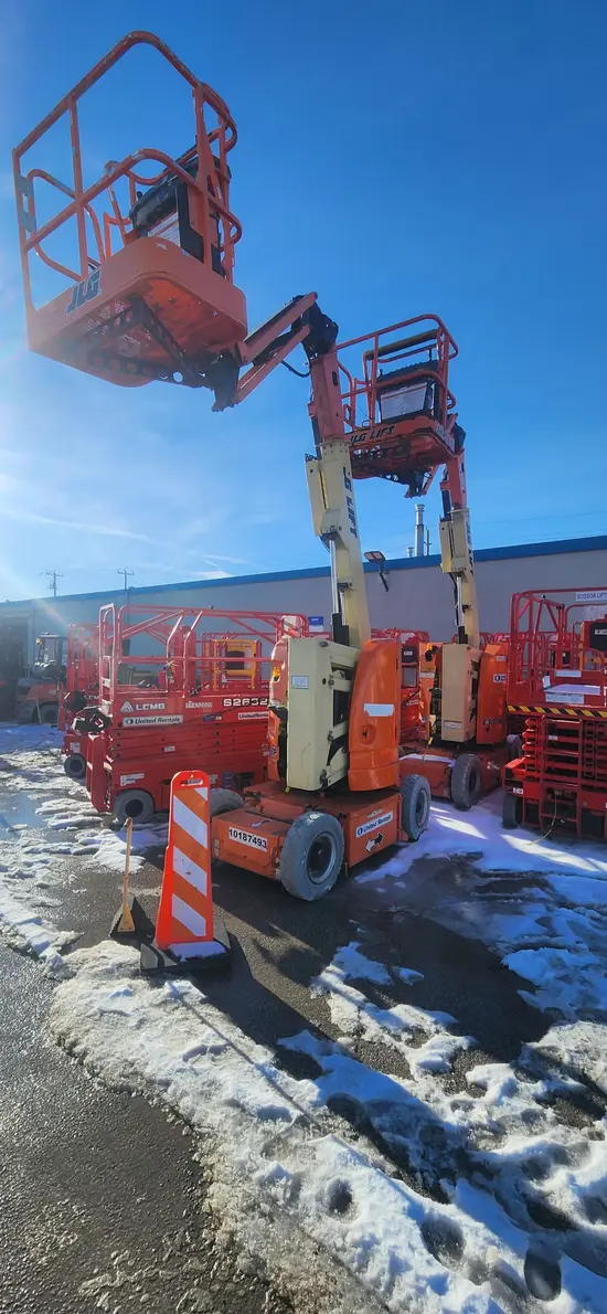 2013 JLG E300AJP Articulating Boom Lift