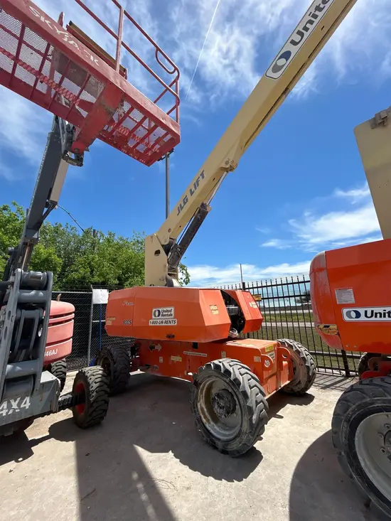 2017 JLG 800S Boom Lift
