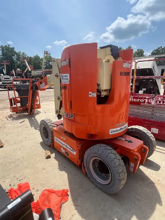 2014 JLG E300AJP Articulating Boom Lift