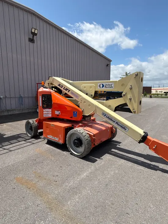 2017 JLG E400AN Articulating Boom Lift