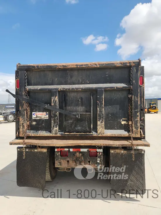 2020 Freightliner M2106 Truck