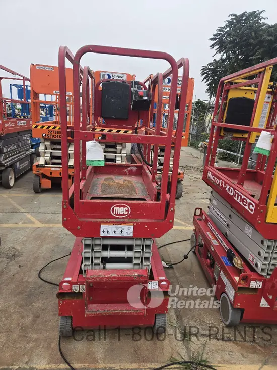 2017 MEC 1330SE Scissor Lift