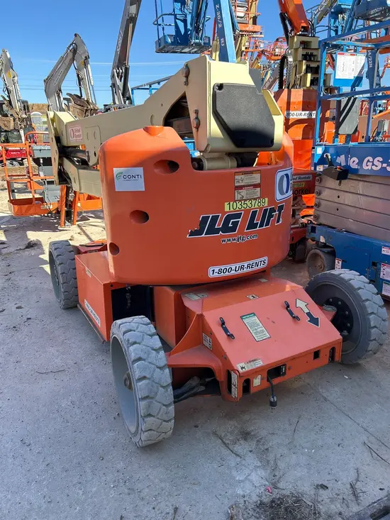 2015 JLG E450AJ Articulating Boom Lift
