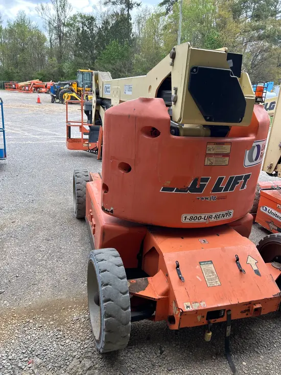 2013 JLG E450AJ Articulating Boom Lift
