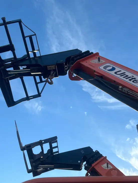 2017 SKYTRAK 8042 Forklift