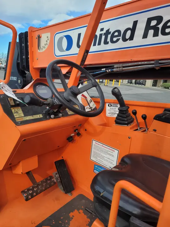 2017 SKYTRAK 8042 Forklift