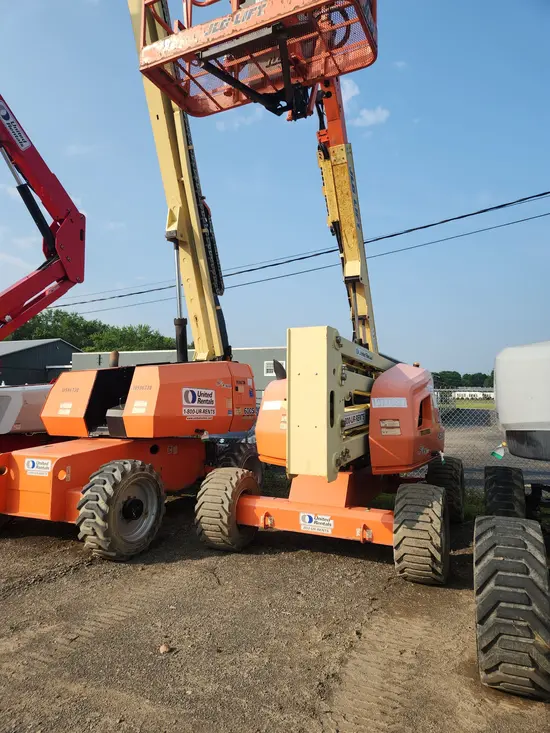 2017 JLG E450AJ Articulating Boom Lift