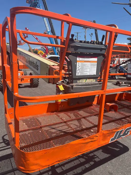 2017 JLG 800S Boom Lift