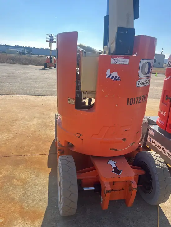 2013 JLG E300AJP Articulating Boom Lift