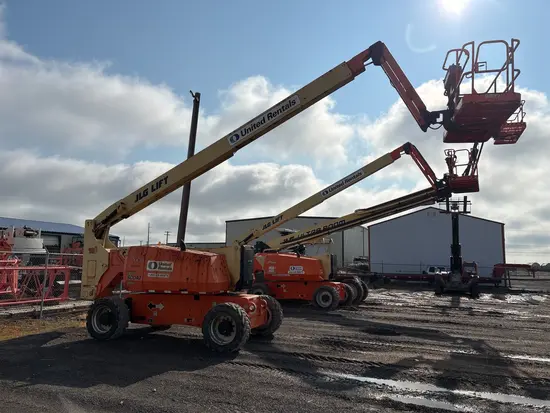 2014 JLG 800AJ Articulating Boom Lift