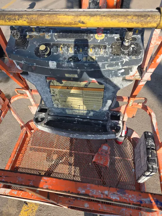 2017 JLG E400AJPN Articulating Boom Lift