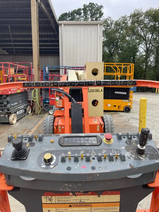 2016 JLG E450AJ Articulating Boom Lift