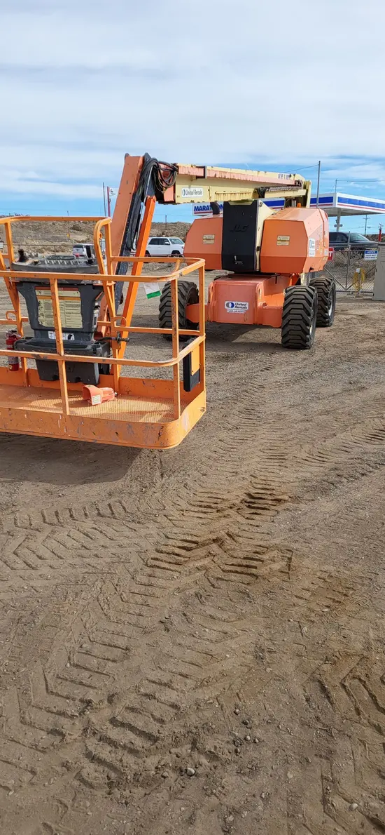 2013 JLG 800AJ Articulating Boom Lift