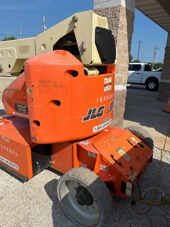 2015 JLG E400AJPN Articulating Boom Lift