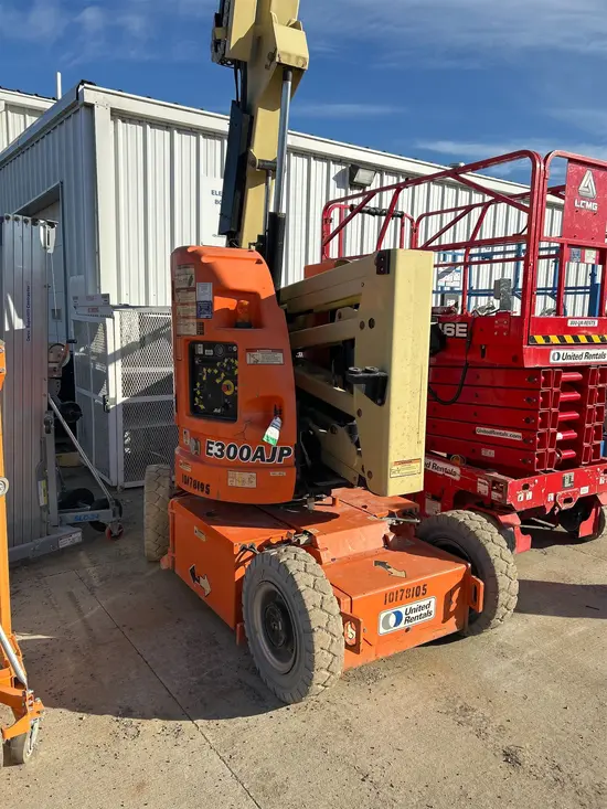 2013 JLG E300AJP Articulating Boom Lift