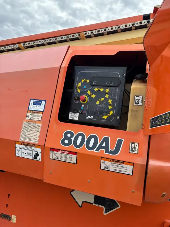2016 JLG 800AJ Articulating Boom Lift