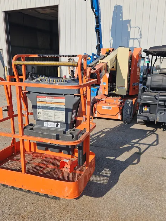 2018 JLG E300AJP Articulating Boom Lift