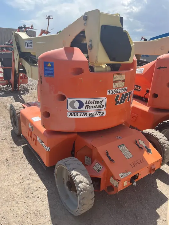 2014 JLG E400AJPN Articulating Boom Lift