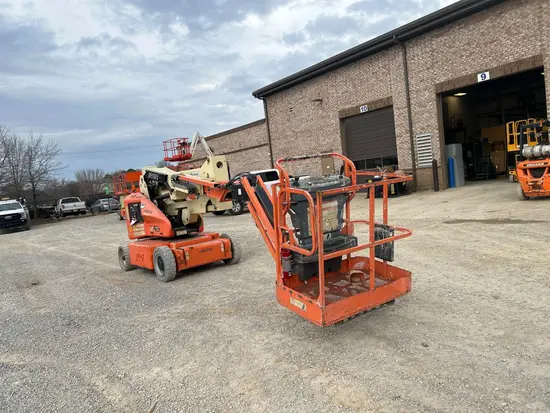 2013 JLG E400AJPN Articulating Boom Lift