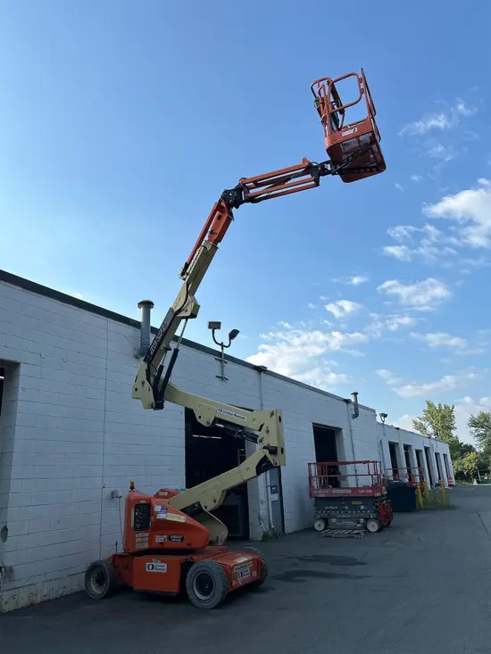 2017 JLG E400AJPN Articulating Boom Lift