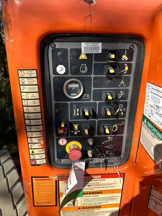 2013 JLG E450AJ Articulating Boom Lift