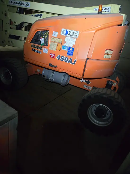 2017 JLG 450AJ Articulating Boom Lift