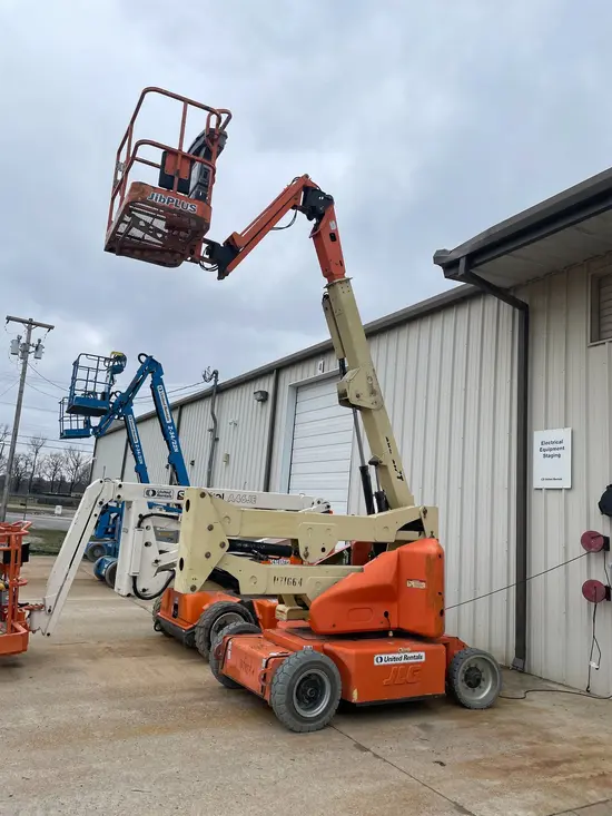 2010 JLG E400AJPN Articulating Boom Lift