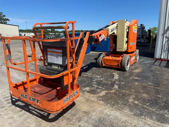 2017 JLG E300AJP Articulating Boom Lift