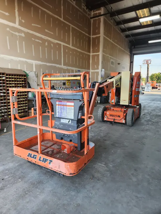 2016 JLG E300AJP Articulating Boom Lift