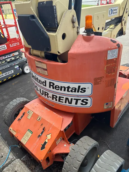 2017 JLG E400AN Articulating Boom Lift