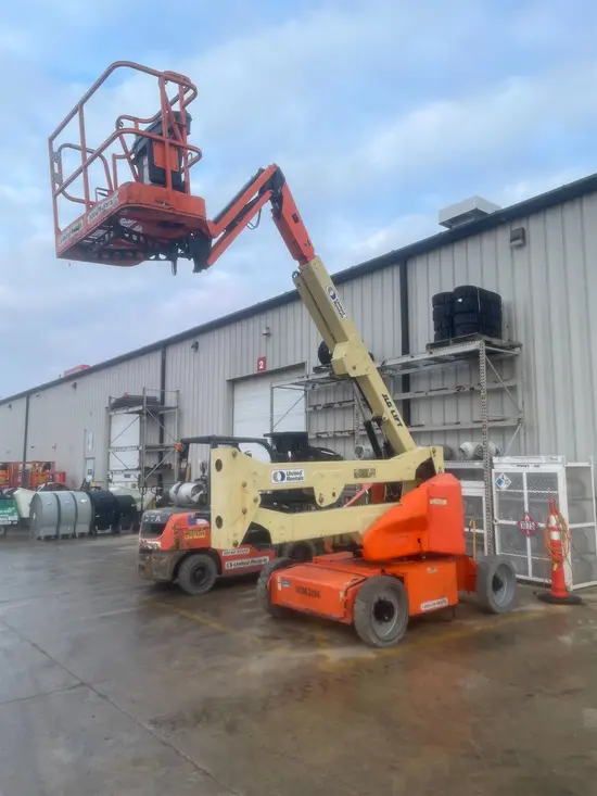 2015 JLG E450AJ Articulating Boom Lift