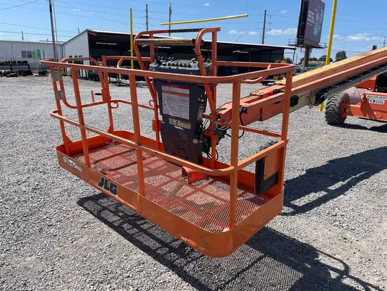 2017 JLG 800S Boom Lift