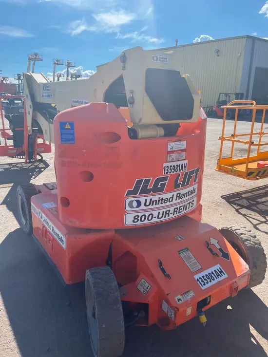 2014 JLG E400AJPN Articulating Boom Lift