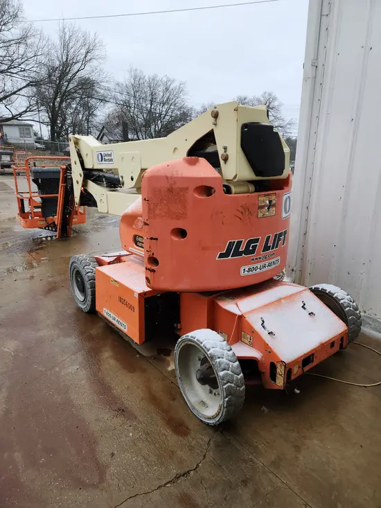 2015 JLG E400AJPN Articulating Boom Lift