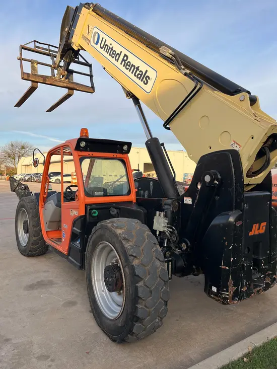 2016 JLG 1055 Forklift