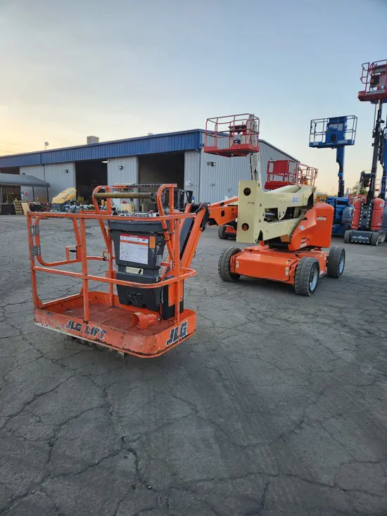 2016 JLG E450AJ Articulating Boom Lift