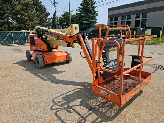 2017 JLG E450AJ Articulating Boom Lift